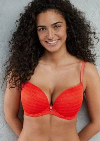 Anna Shaffer picture 1 of 2