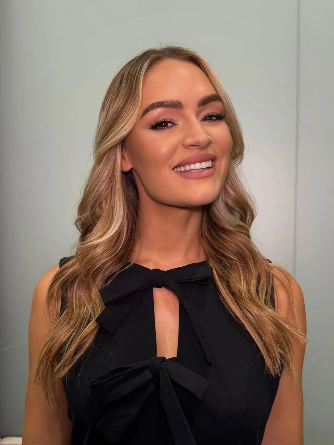 Laura Woods picture 1 of 2