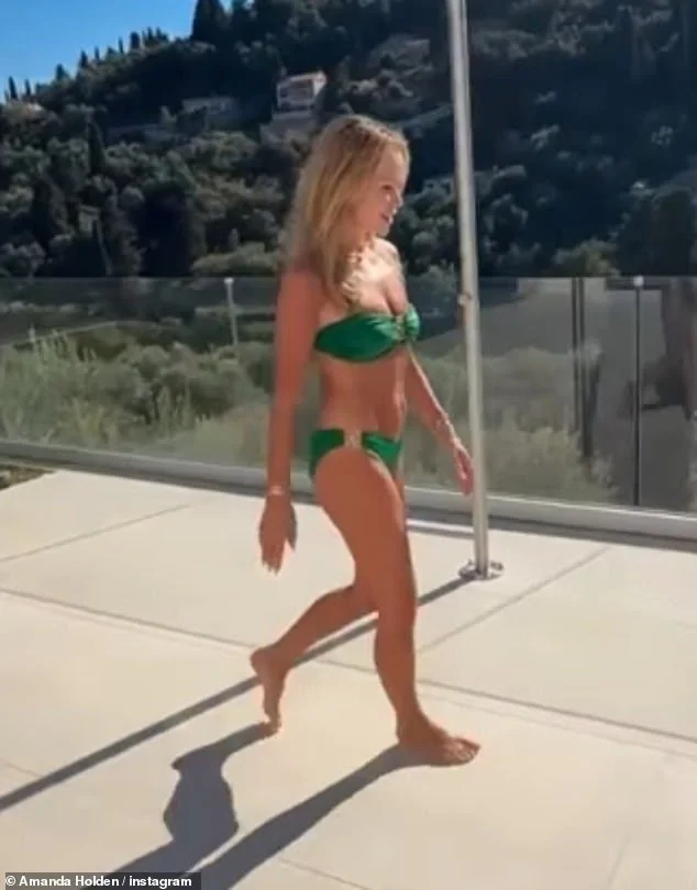 Amanda Holden picture 5 of 5