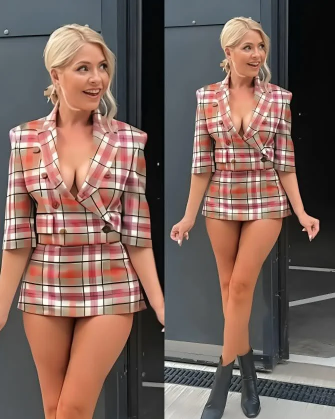 Holly Willoughby picture 1 of 1
