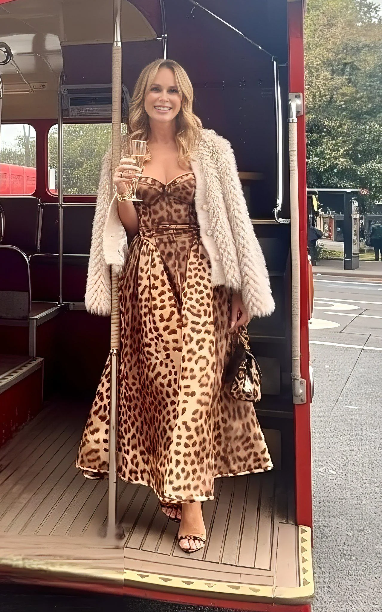 Amanda Holden picture 1 of 1
