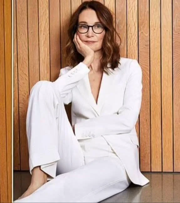 Susie Dent picture 1 of 1
