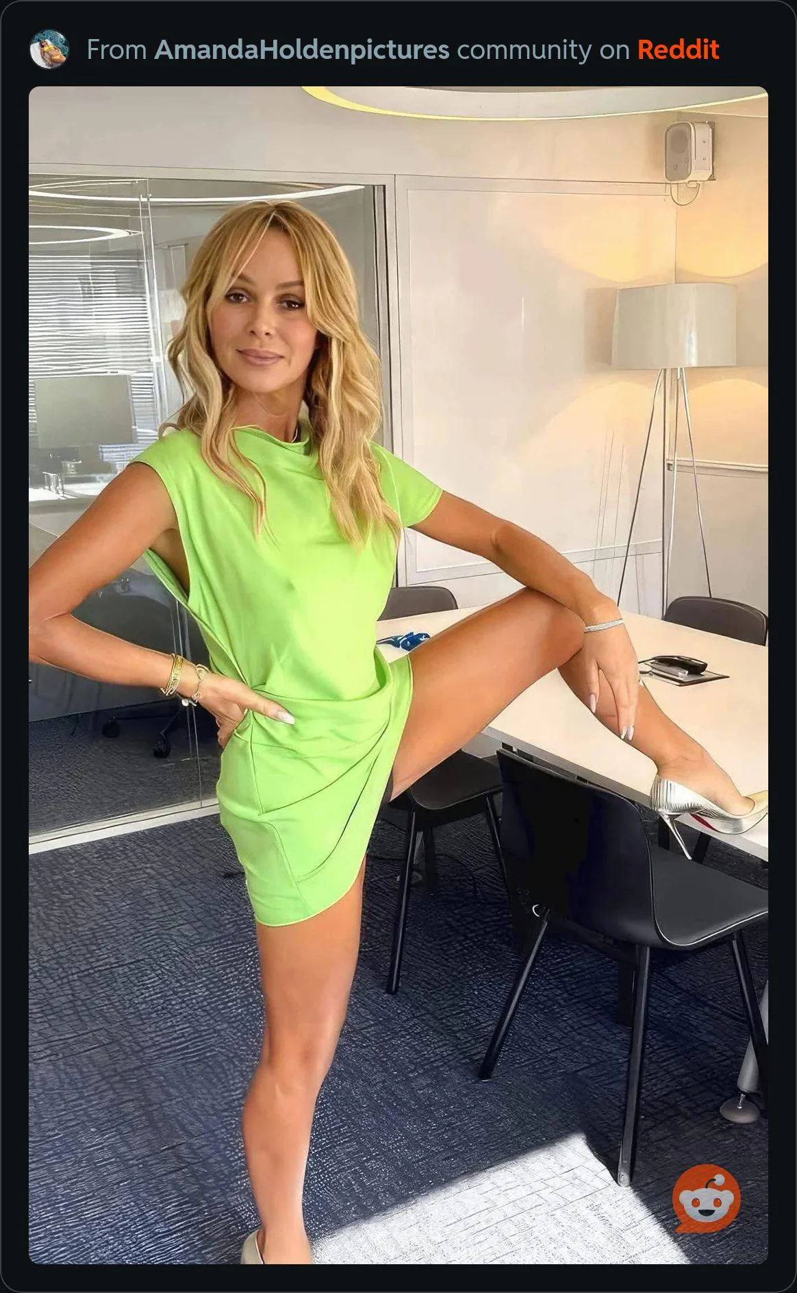 Amanda Holden picture 1 of 1