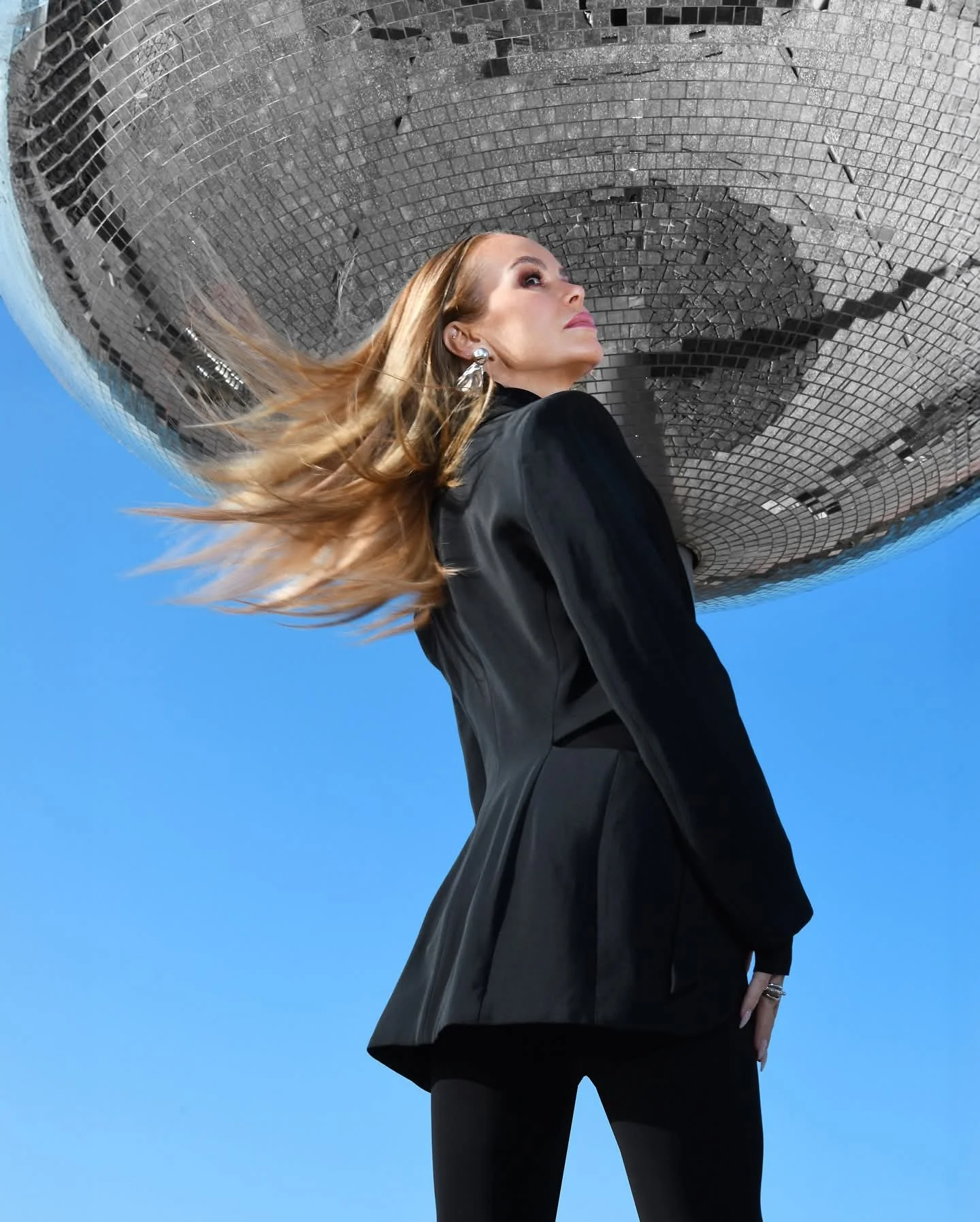 Amanda Holden picture 3 of 4