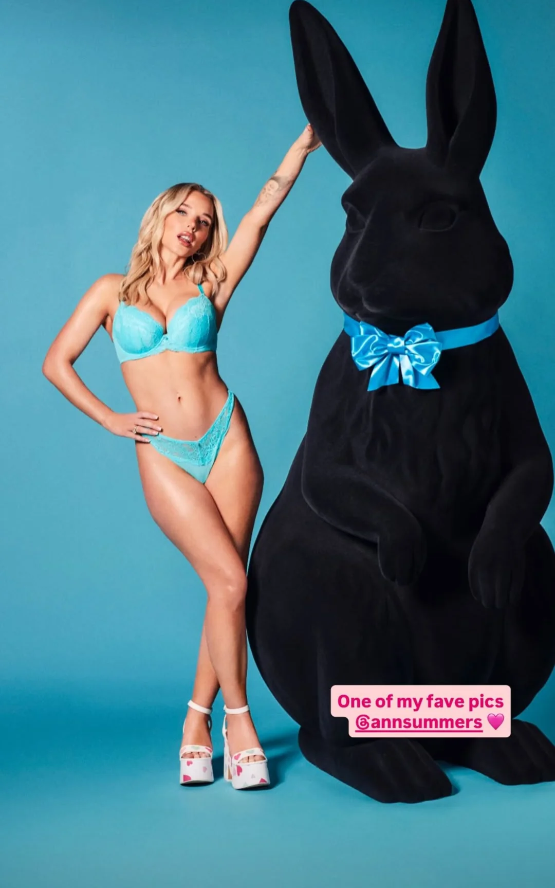 Helen Flanagan picture 1 of 1