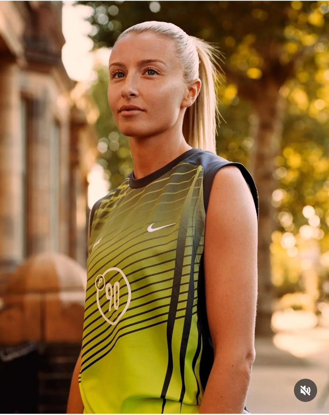 Leah williamson picture 3 of 3