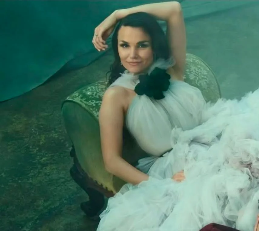 Samantha Barks picture 1 of 2