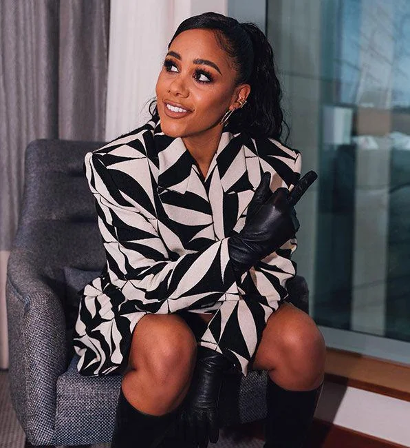 Alex Scott picture 1 of 1