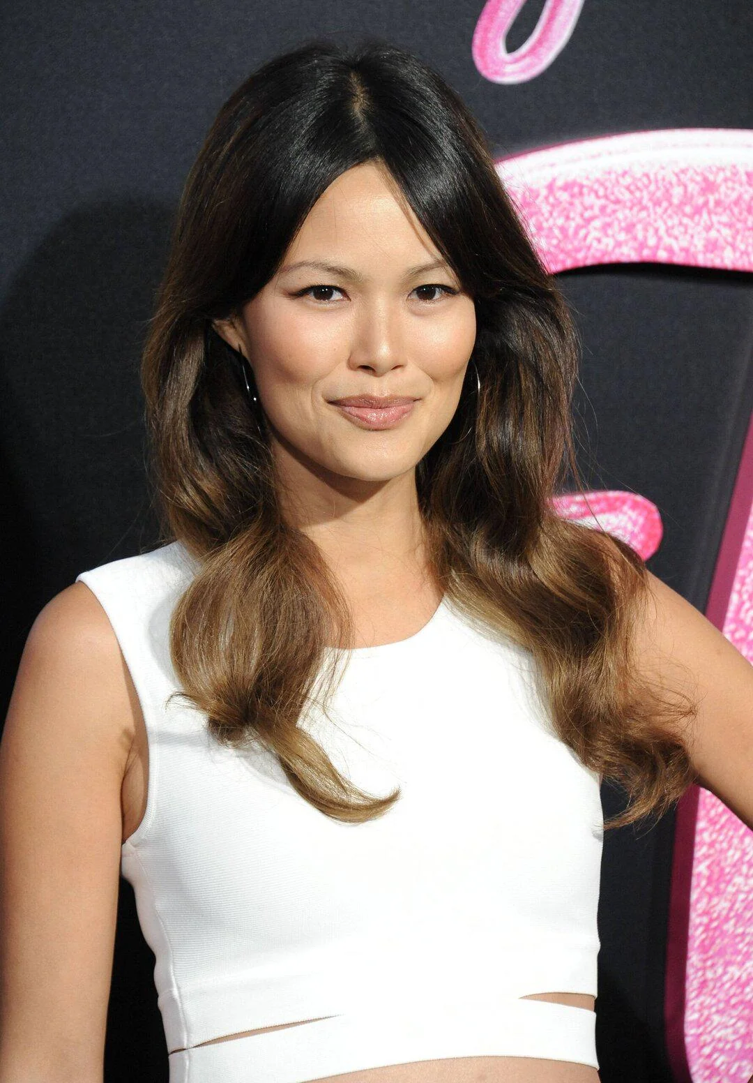 Elaine Tan picture 1 of 1