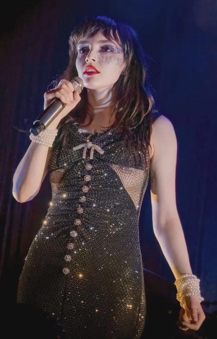 Lauren Mayberry picture 1 of 1