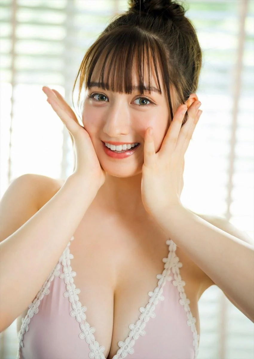 Hanna Sembokuya picture 1 of 1