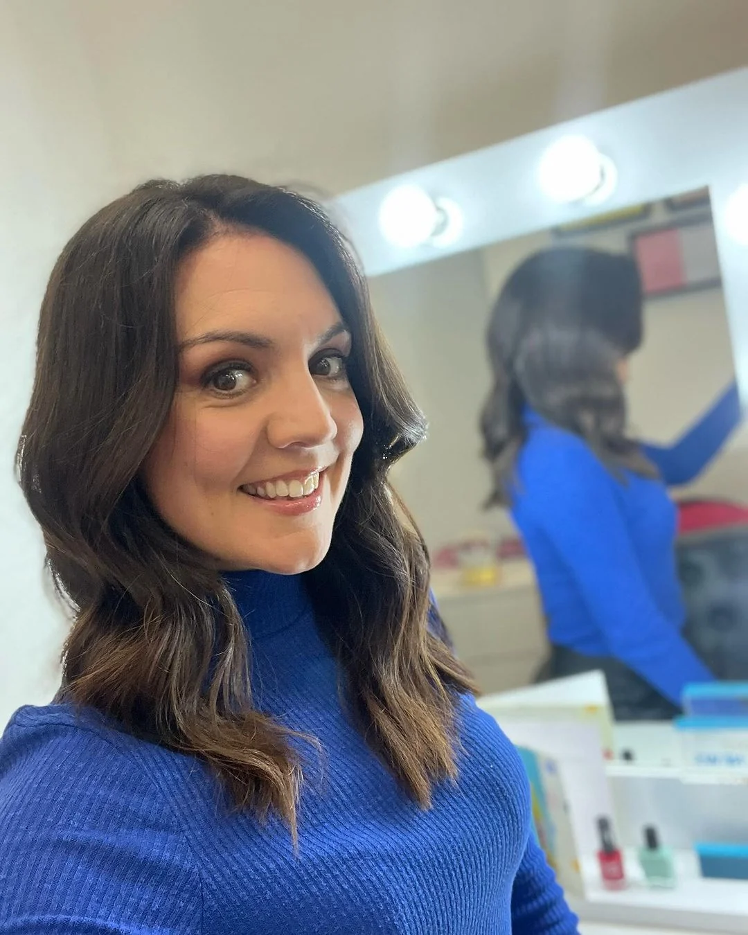 Laura Tobin picture 4 of 5