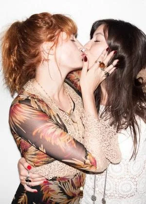 Florence Welch and Daisy Lowe picture 4 of 4