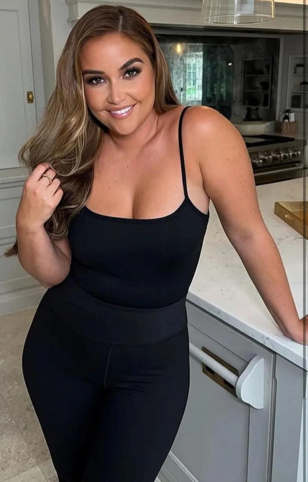 Jacqueline jossa picture 1 of 1