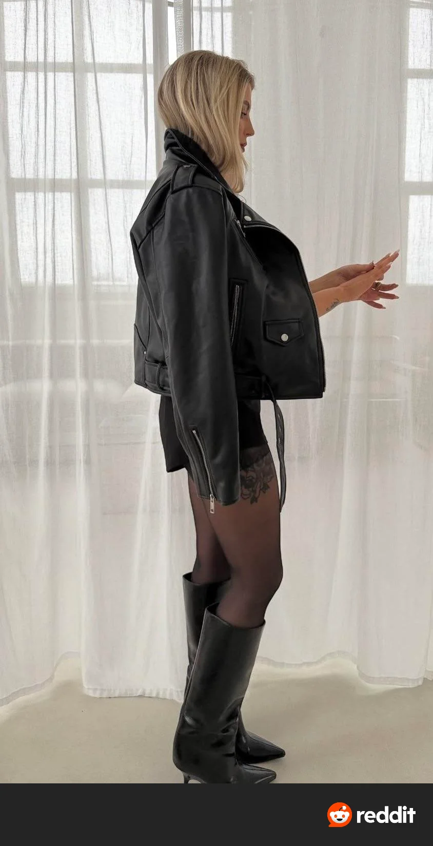 Lucy Fallon picture 1 of 3