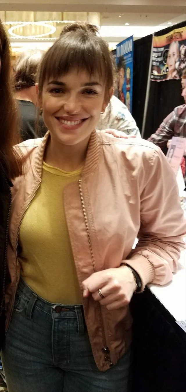 Elizabeth Henstridge picture 1 of 1