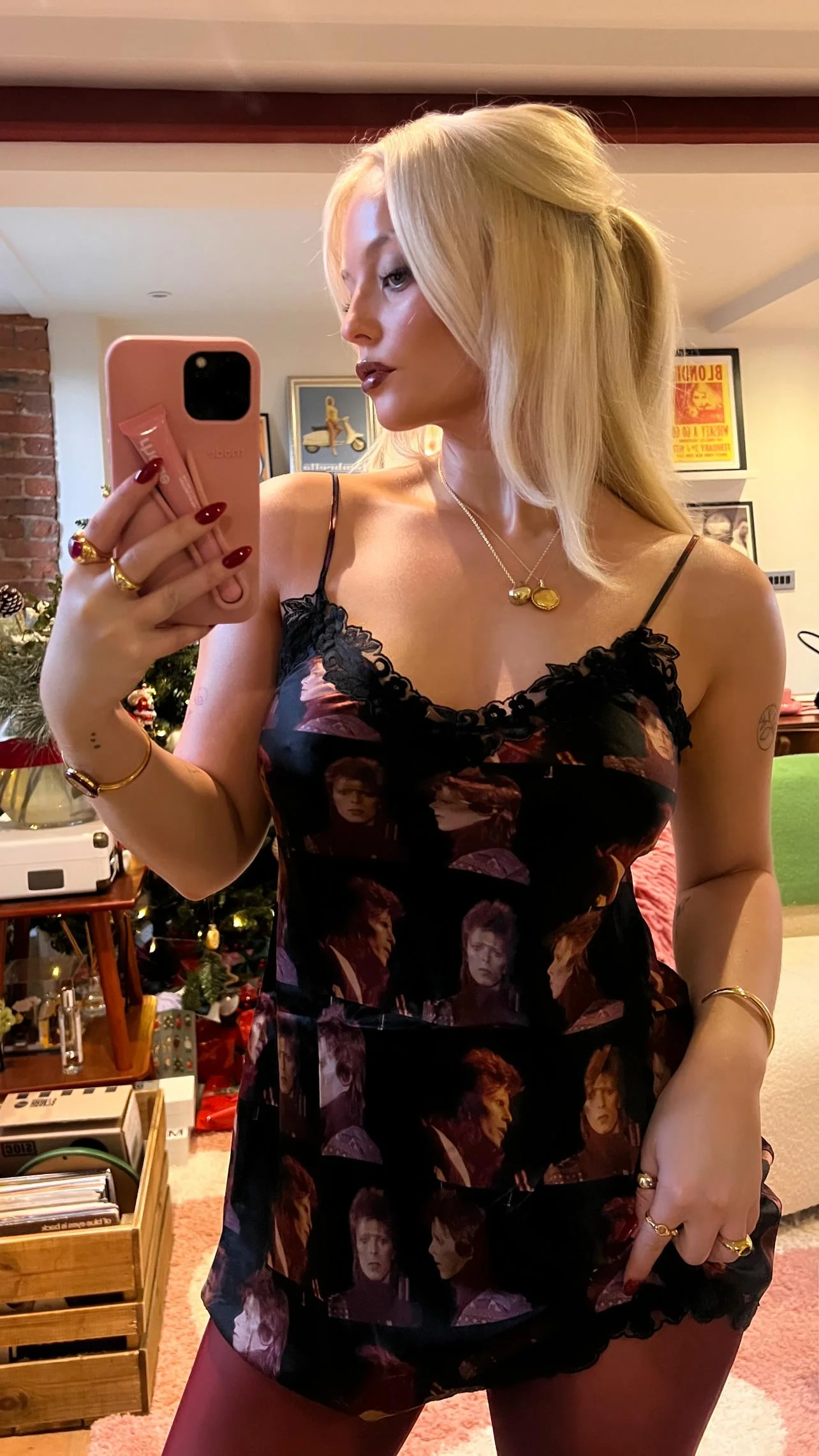 Millie Gibson picture 1 of 1