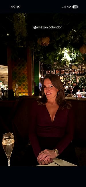 Alex Aljoe Cleavage'