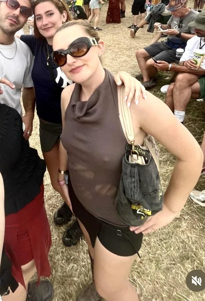 Amelia Dimoldenberg picture 1 of 1