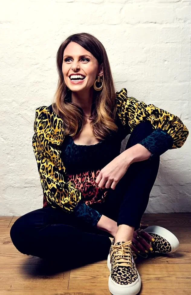 Ellie Taylor picture 2 of 6