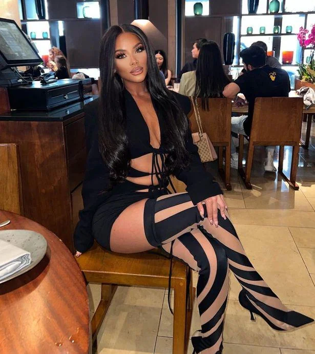 Chelsee Healey picture 1 of 1