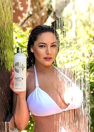 Kelly Brook'