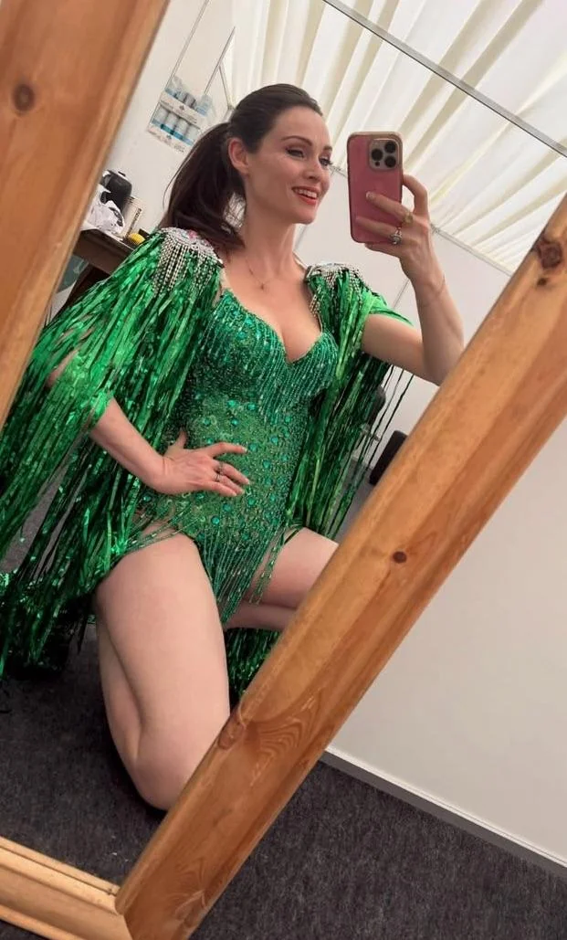 Sophieellisbextor such a hot artist picture 2 of 6