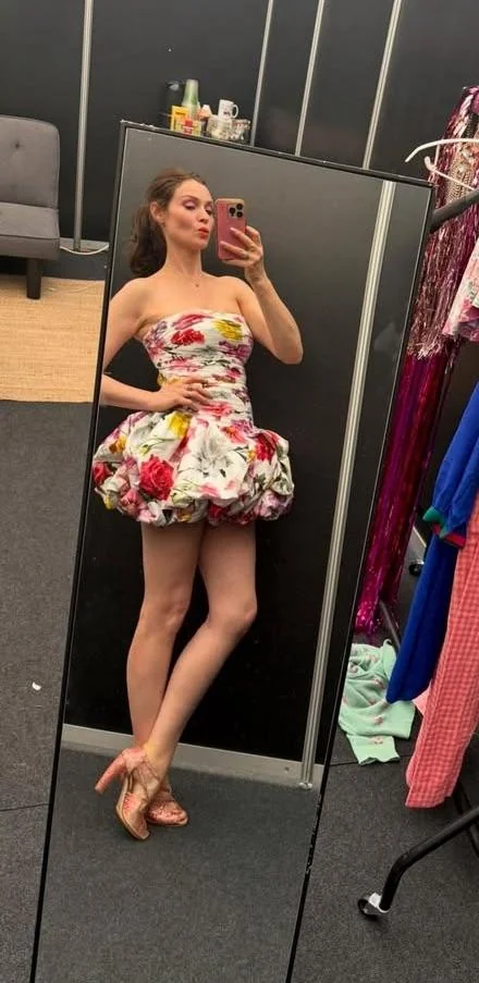 Sophieellisbextor such a hot artist picture 4 of 6