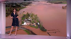 Elizabeth Rezzini being a leggy tease'