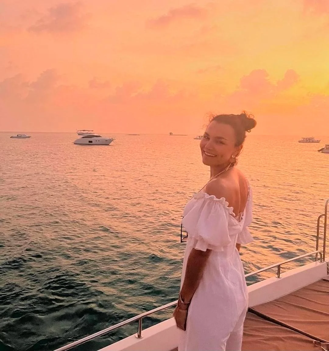 Samantha Barks picture 1 of 2