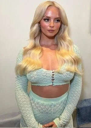 Millie Gibson picture 5 of 5