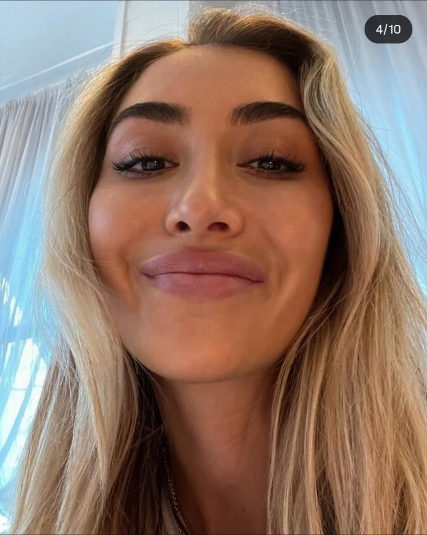 Sophie Habboo picture 4 of 8