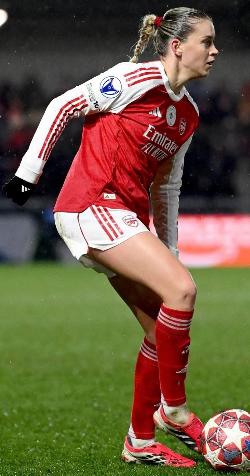 Alessia Russo picture 1 of 2