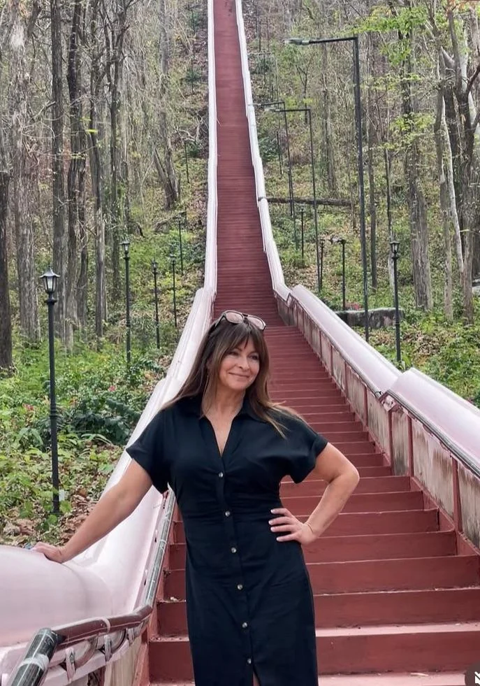 Suzi Perry picture 2 of 2