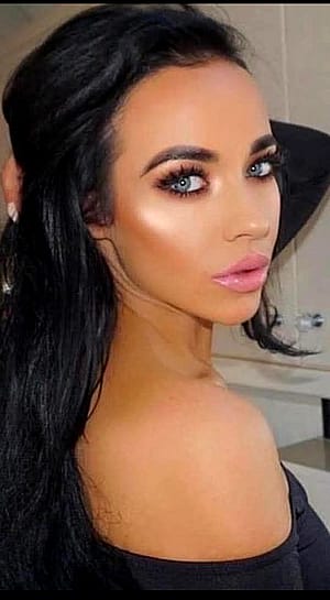 Stephanie Davis is so hot'