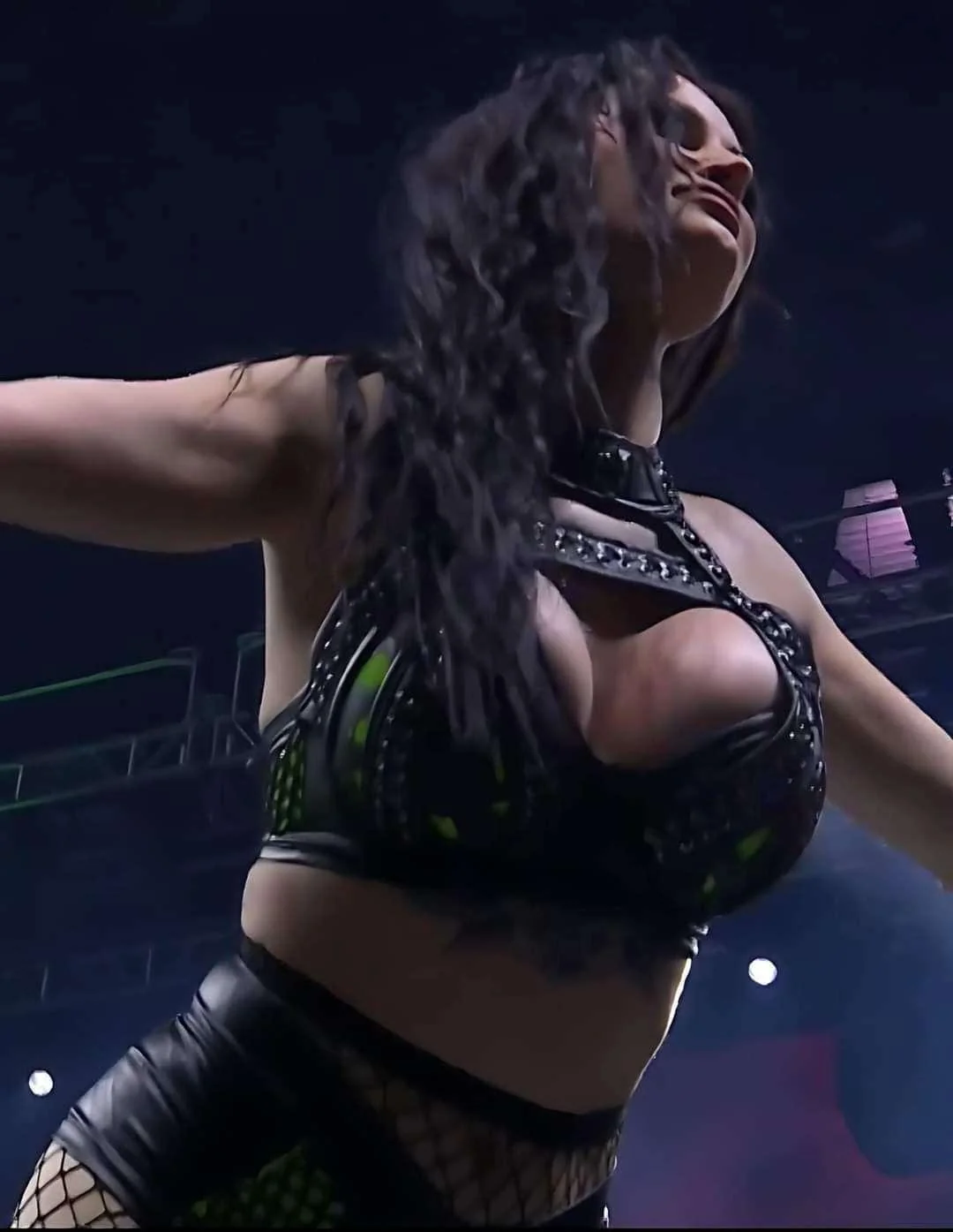 Saraya-Jade Bevis picture 2 of 3