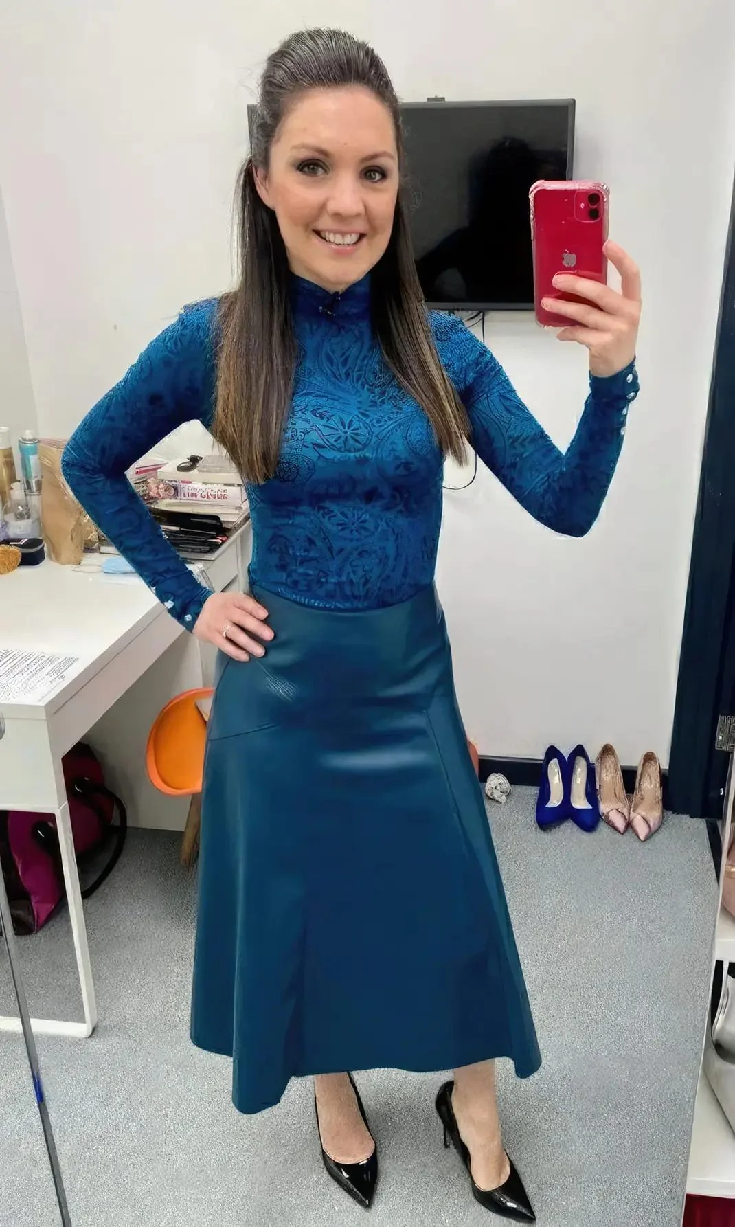 Laura Tobin picture 1 of 1