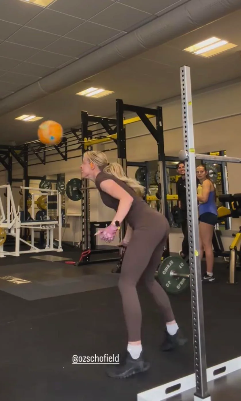 Keely Hodgkinson picture 3 of 5