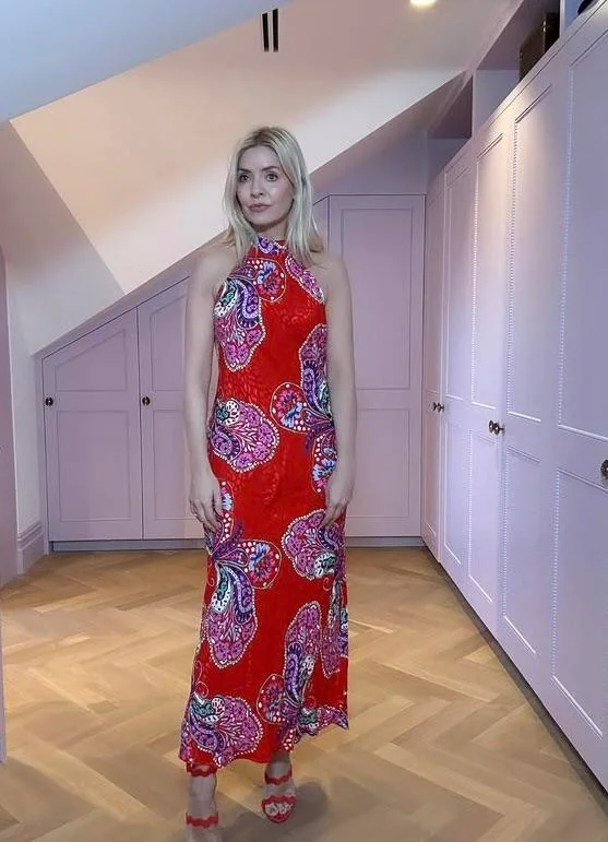 Holly Willoughby picture 2 of 3