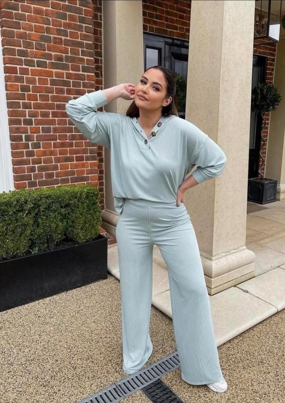 Jac Jossa picture 3 of 5