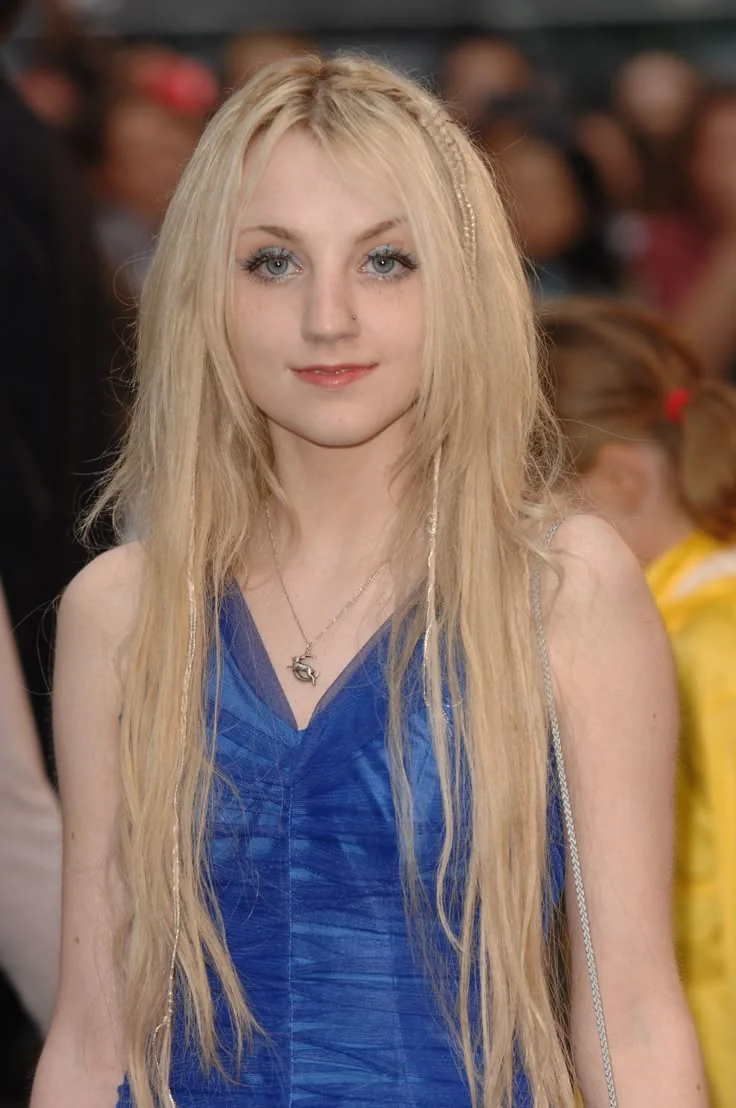 Evanna Lynch picture 2 of 3