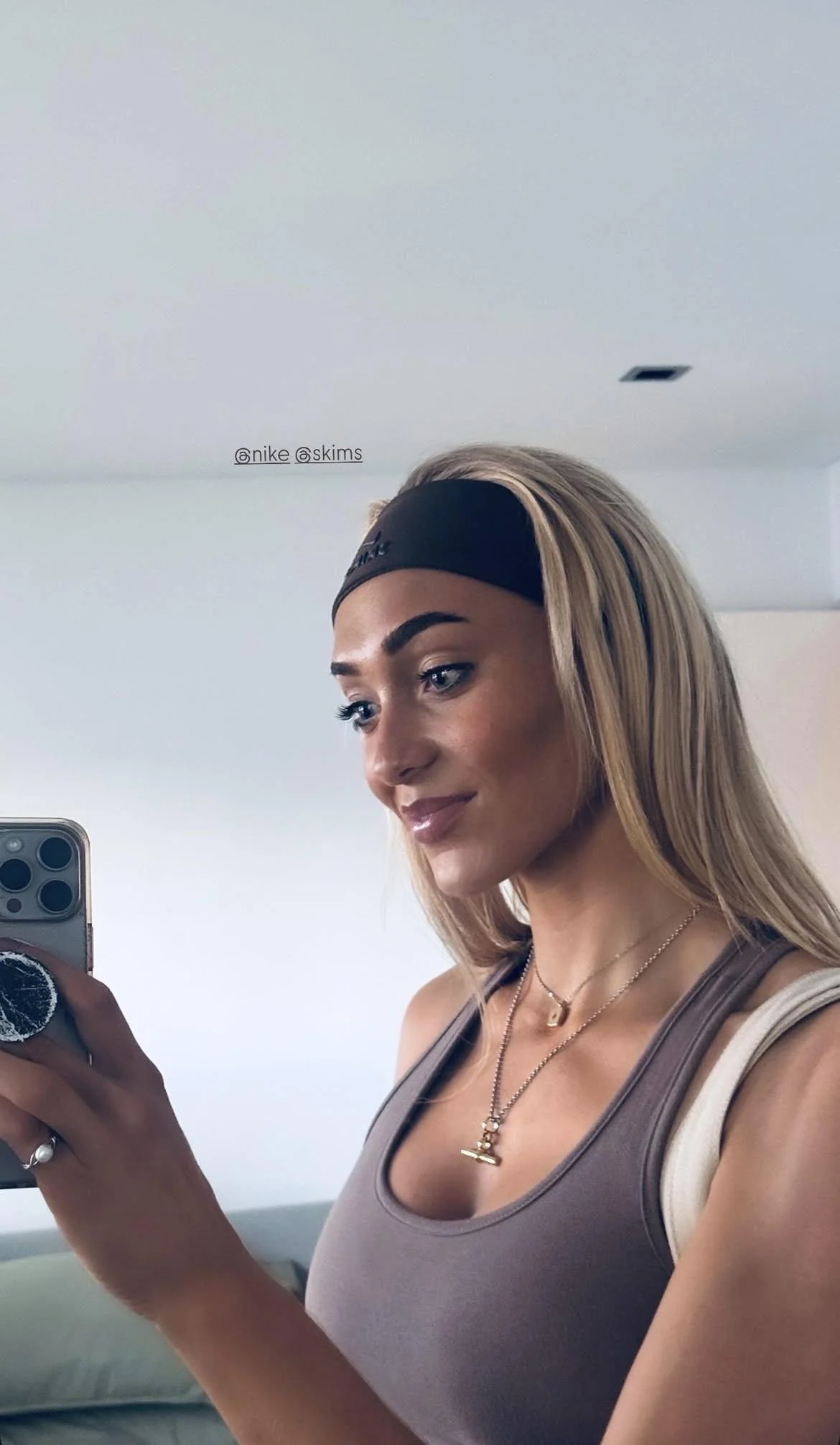 Helen Housby picture 1 of 1