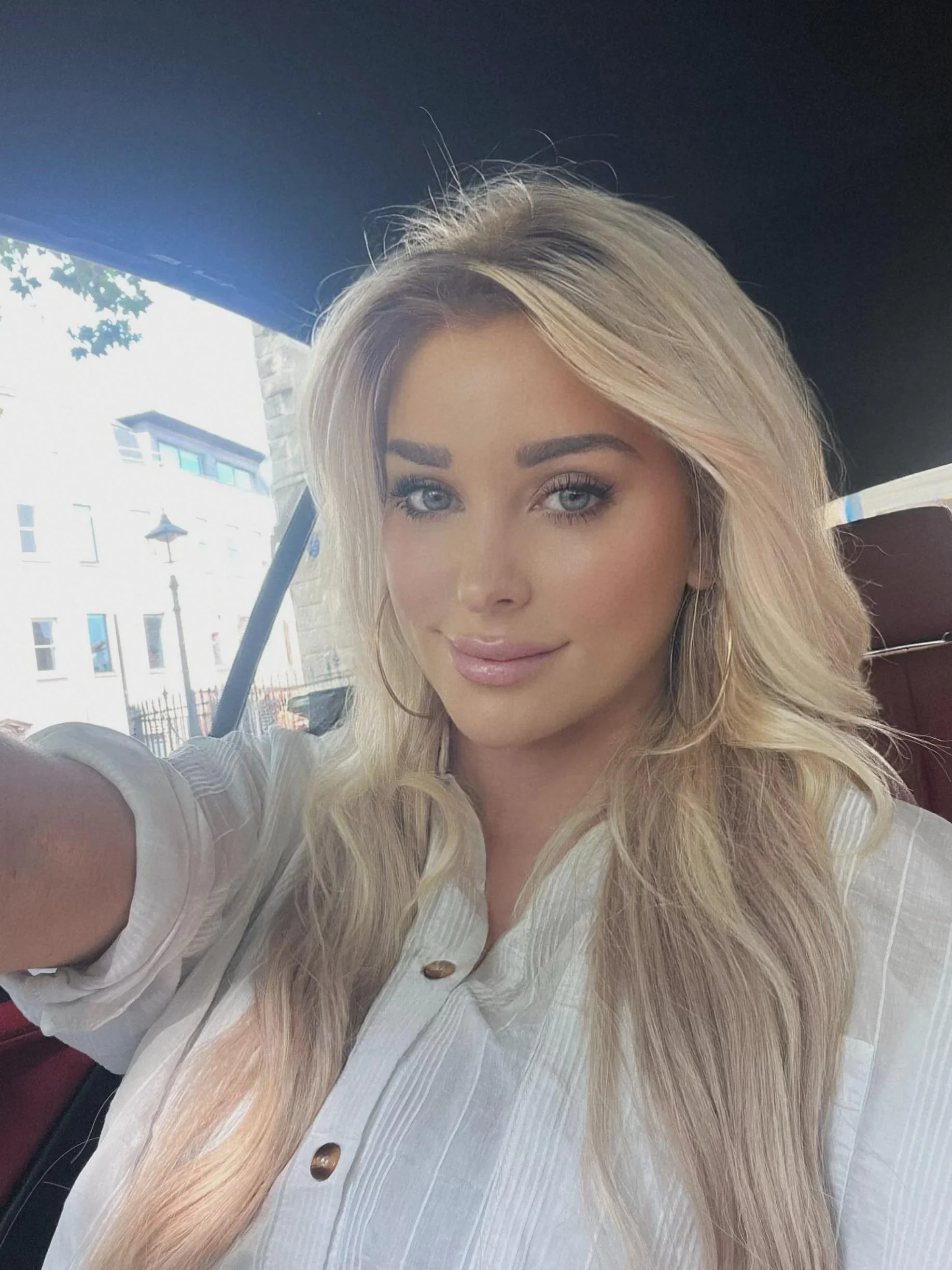 Lola Buk picture 1 of 1