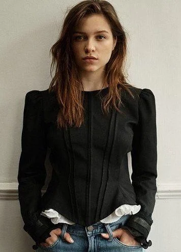 Sophie Cookson picture 1 of 1