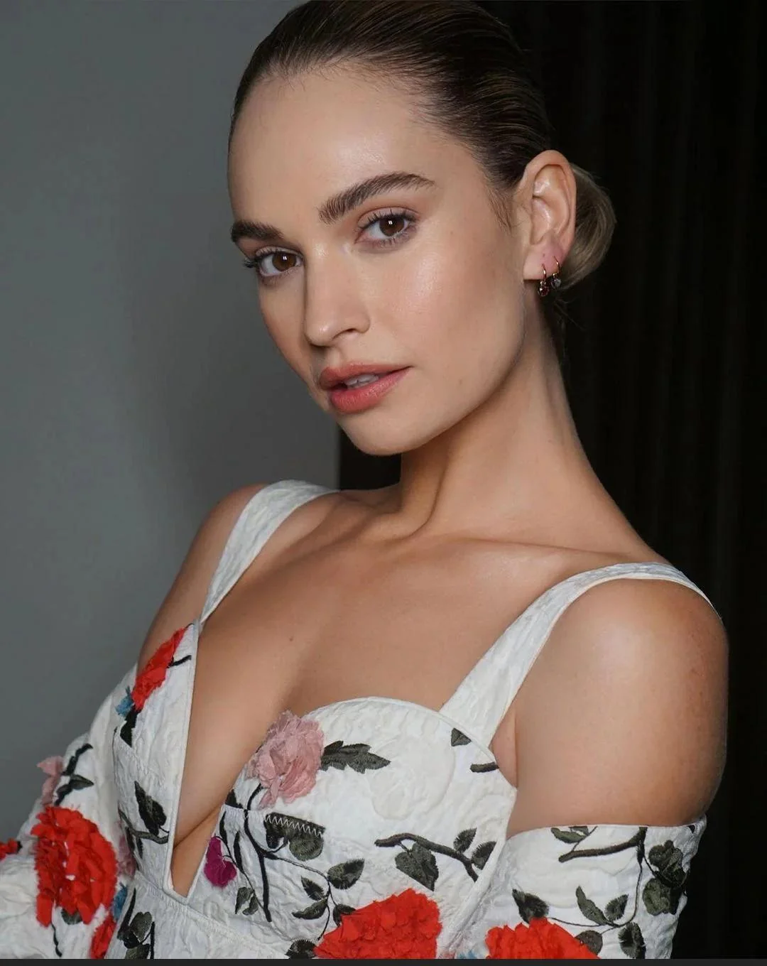 Lily James picture 3 of 7